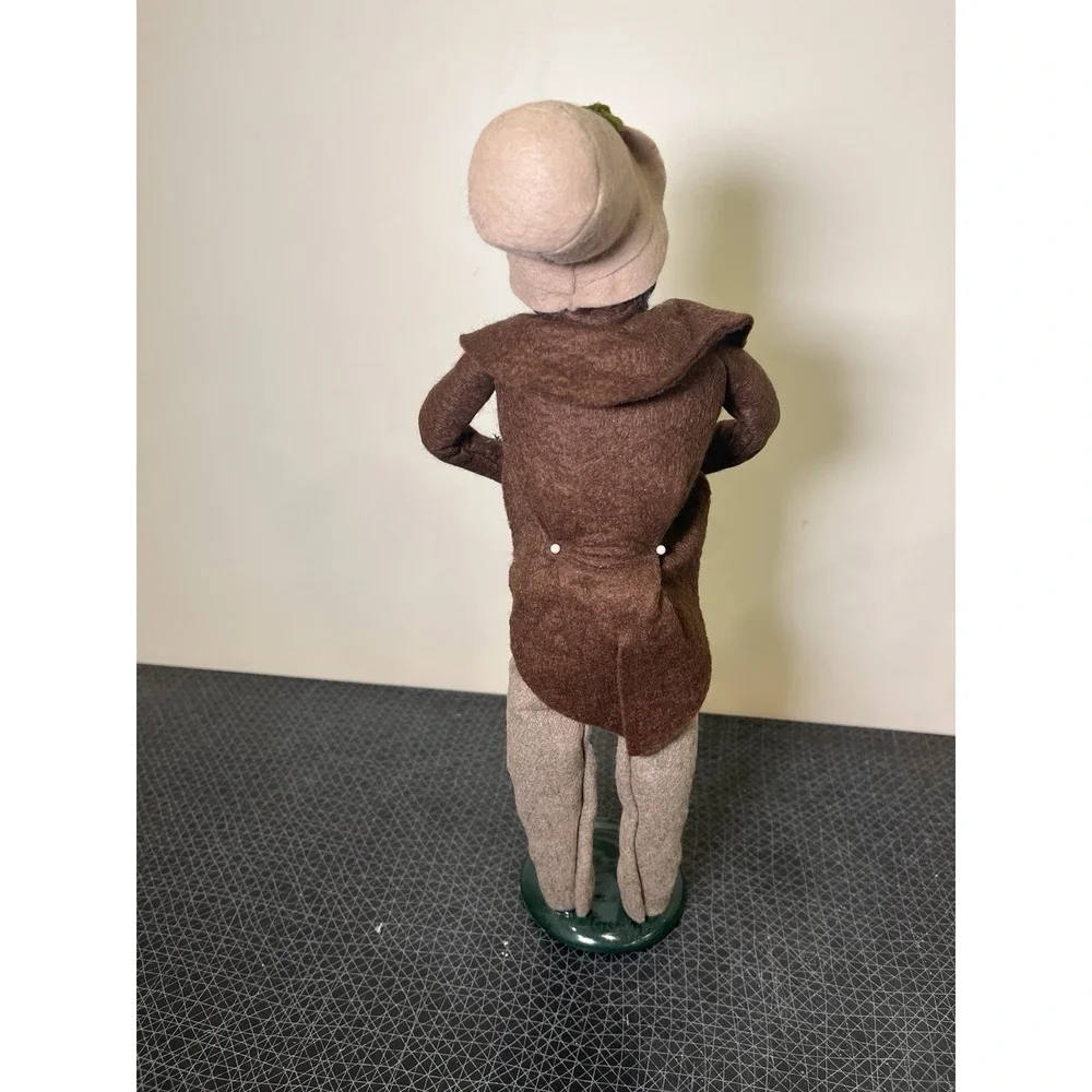 Vtg Byers Choice Caroler Man With‎ Brown Mustache Holding Basket Of Greens,